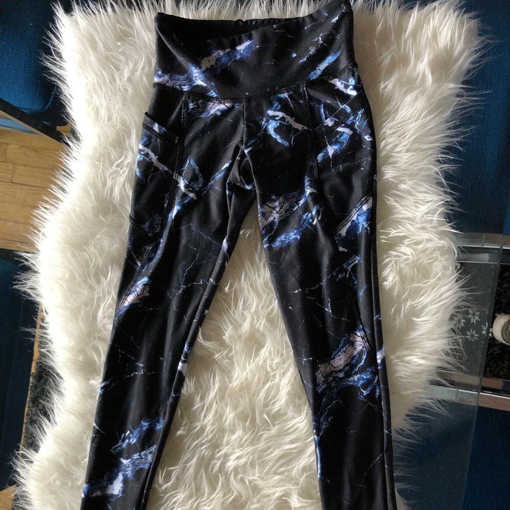 Strut this marble workout pants